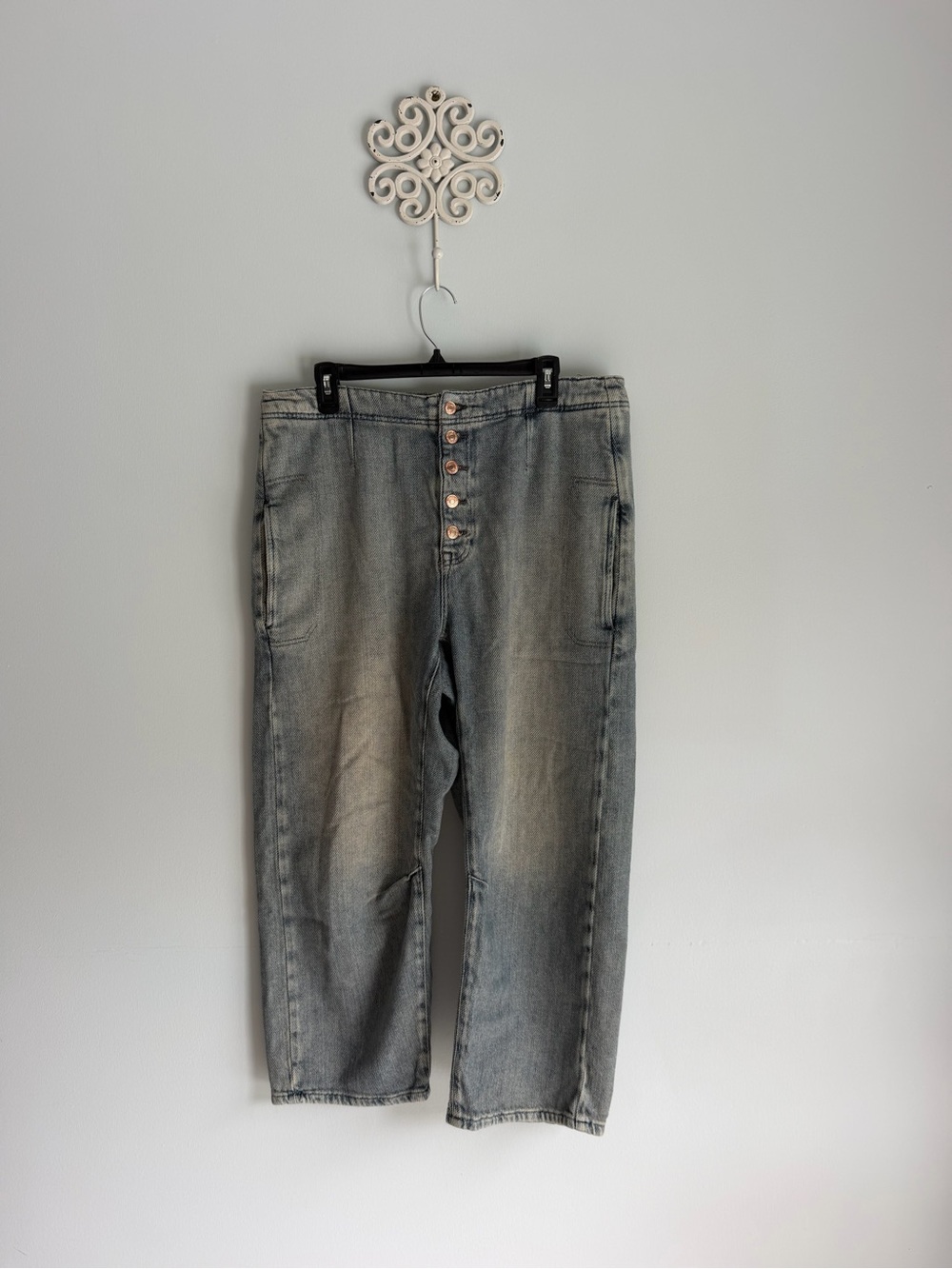 We The Free Osaka Mid-Rise Barrel Jeans in Blue Denim Sz 31 (32, 33) XL